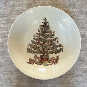 Christmas Churchill serving bowl earthenware. Made in England